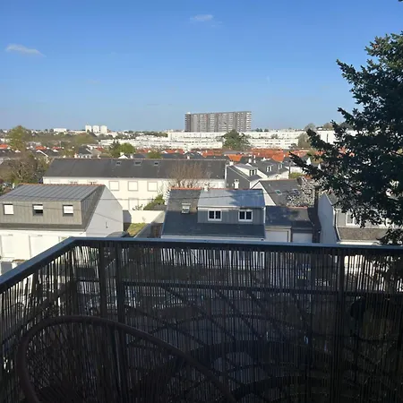 Superbe Apppartement Avec Balcon Et Parking *