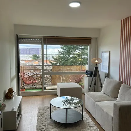 Moderne Avec Parking Prive Lit Connecte Led & Retroprojecteur 5 Min Zenith 아파트 생헤블랑