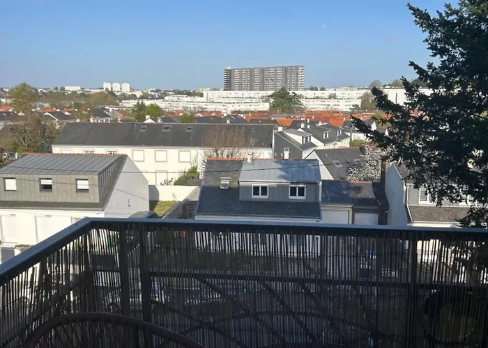 Superbe Apppartement Avec Balcon Et Parking *