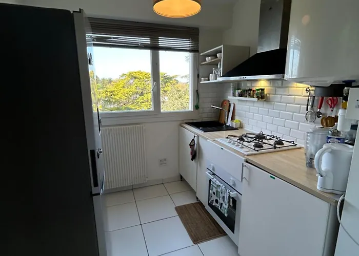 Superbe Apppartement Avec Balcon Et Parking